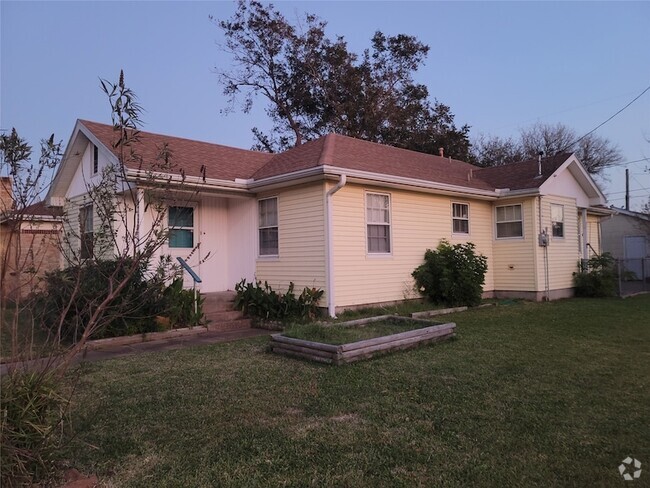 Building Photo - 4727 Avenue North 1 2 Unit Rental