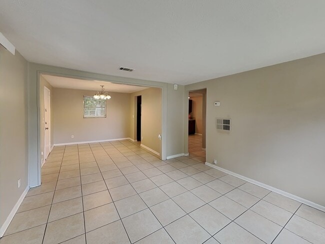 Photo - 6150 George Wood Ln W