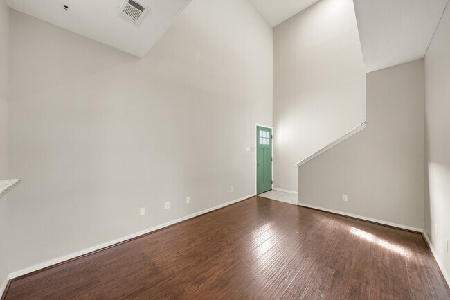 Photo - 5113 Lindsay St