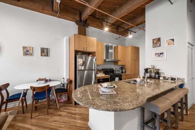 Photo - 1040 W Adams St Unit 255