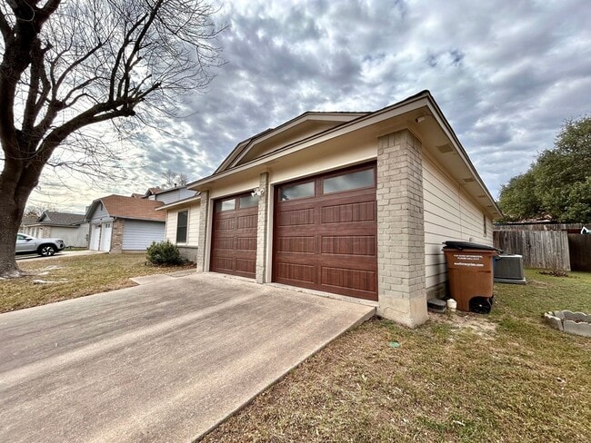 Photo - Comfortable & Nice 3BR / 2BA One-Level Home — Garage, Yard & Laundry Room