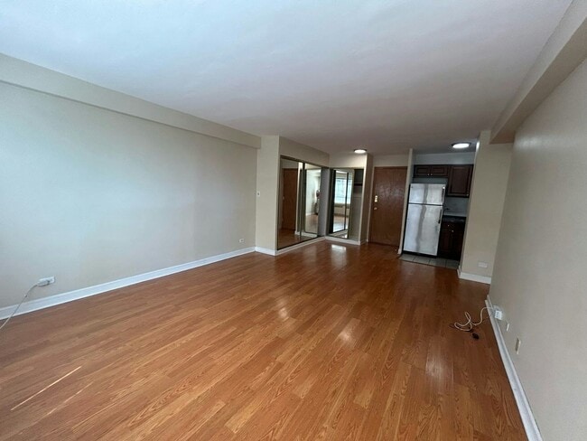 Building Photo - 4180.5 N Marine Dr Unit 4180-604 Rental