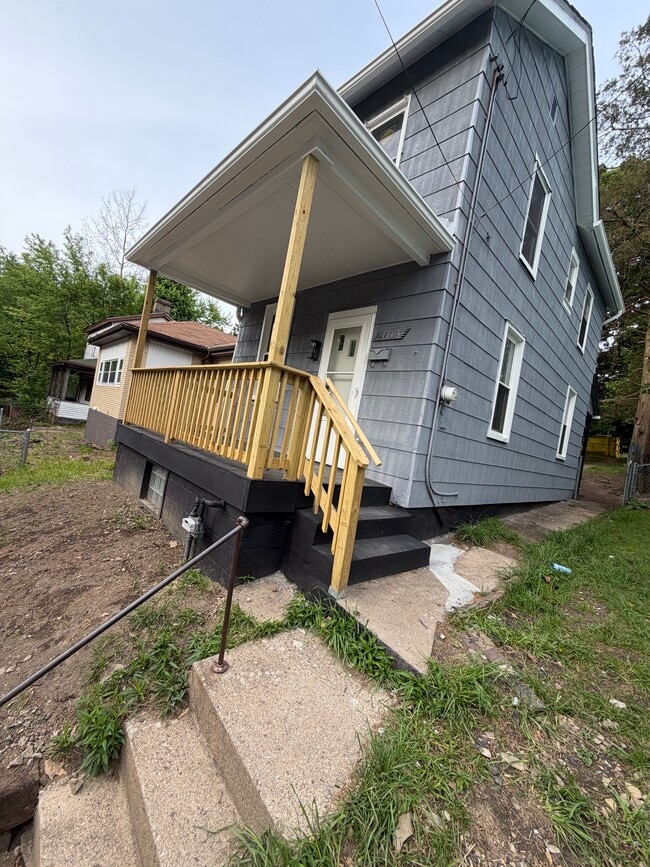 Photo - 1713 Scott St