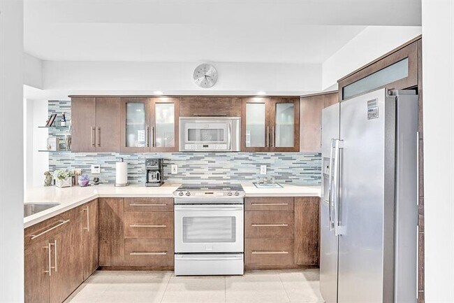 Photo - 525 N Ocean Blvd Unidad 624