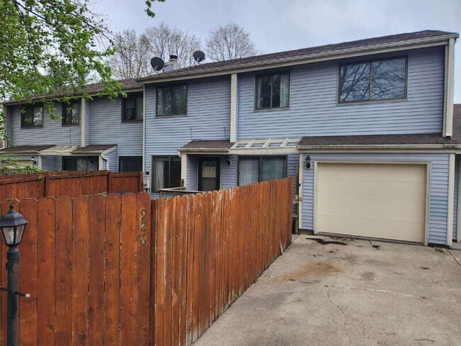 Building Photo - 926 Breezewood Cir Rental