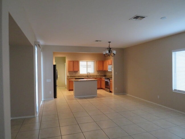 Photo - 336 N 77th Pl