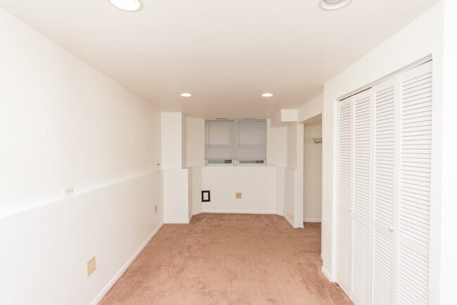 Photo - 1043 W Grace St Unit CH