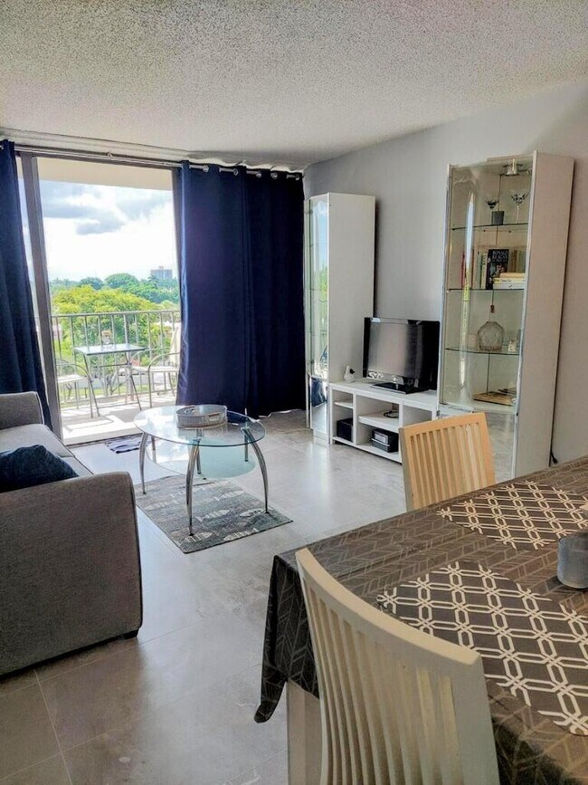 Photo - 1830 Embassy Dr Unit 605