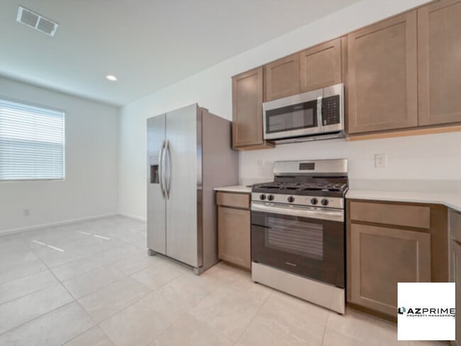 Photo - Exquisite 3/2 Phoenix House!