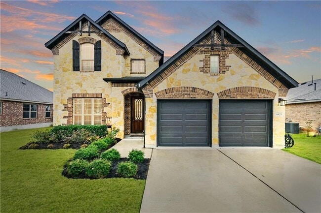 Building Photo - 6825 Leonardo Dr