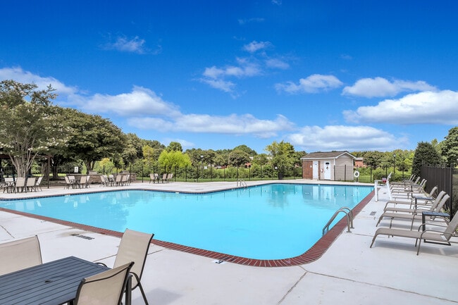 Building Photo - BayPointe Crossing