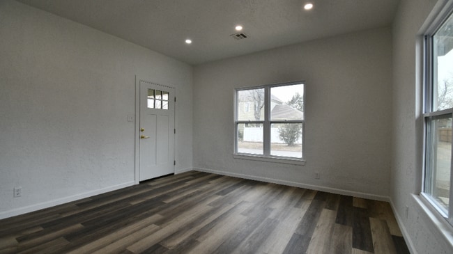 Photo - 422 N 8th St