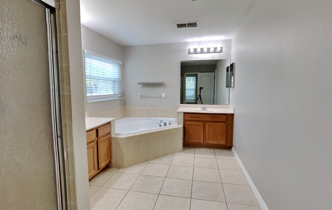 Photo - 906 Summit Ash Ct