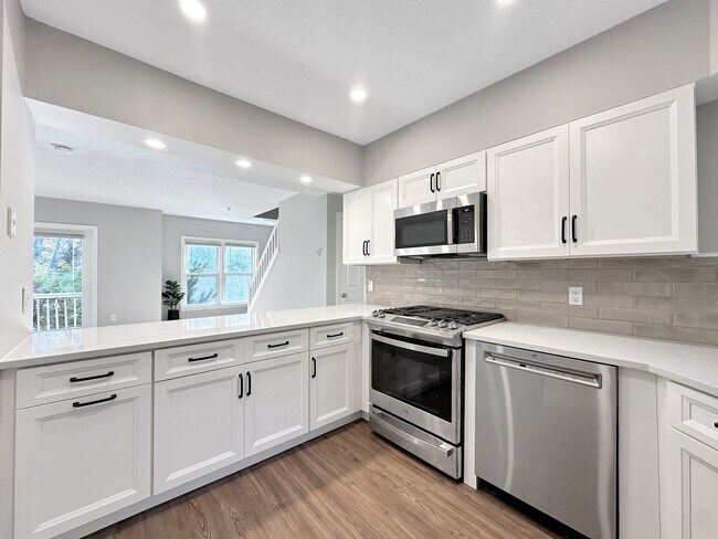 Photo - Beautiful Remodeled  3 Bedroom Condo!