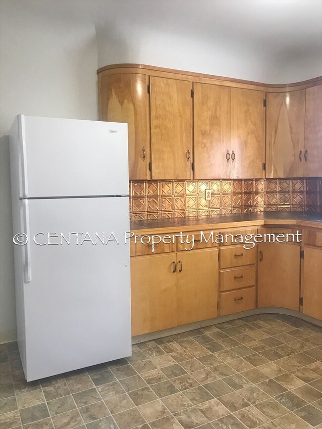 Photo - 115 E Broadway St Unit 115 B