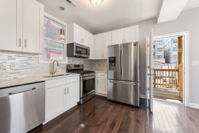 Photo - 1733 N Artesian Ave