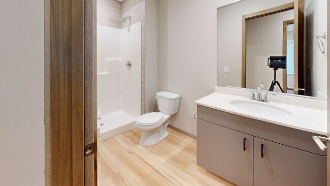 Photo - 869 19th Ave SE Unidad #2