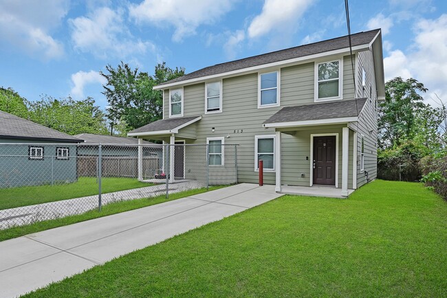 Photo - 513 Avenue I Unidad B