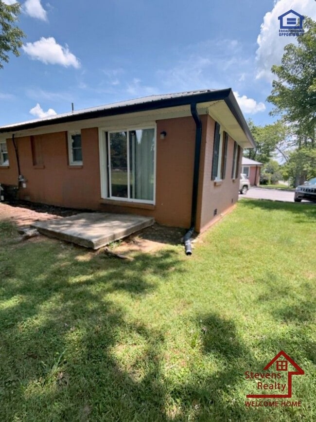 Photo - 412 Greggview St