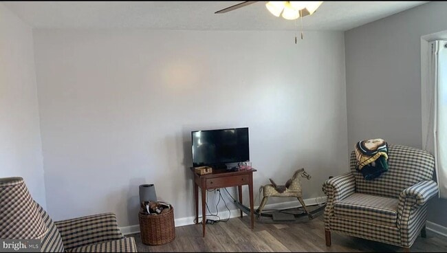 Photo - 1126 Wadewood Ct