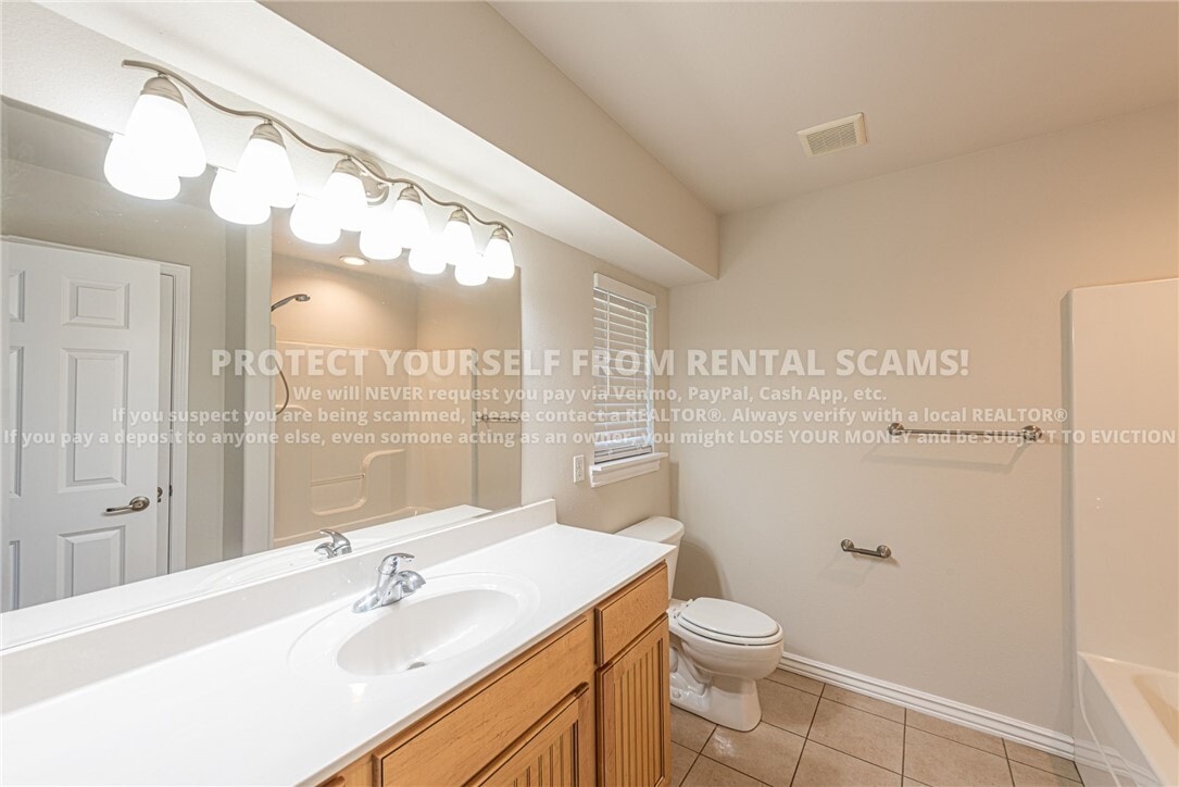 Photo - 1674 N Hazeltine Dr