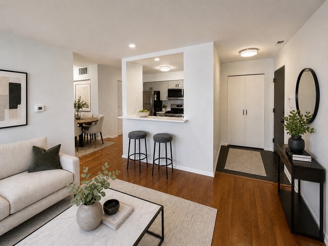 Photo - 1455 W Fullerton Ave Unit 204