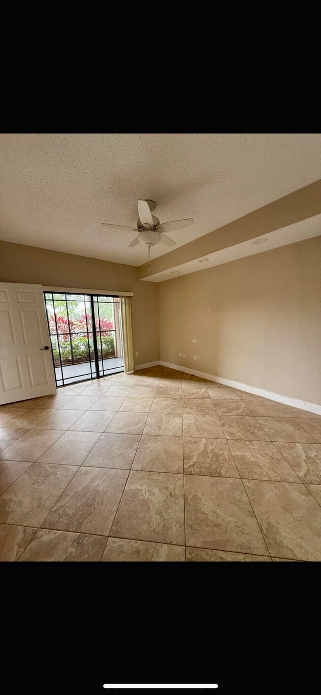 Building Photo - 2916 Tuscany Ct Unit 115