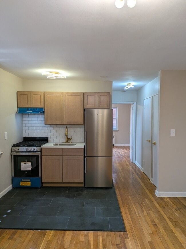 Building Photo - 1282 Clinton Ave Unit 2E