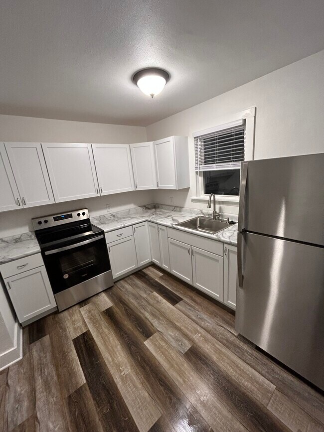 1427 Ozark St
