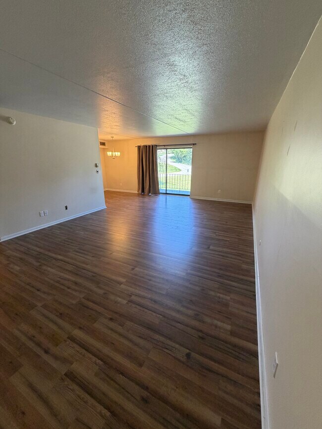 Photo - 1325 Forest Green Dr