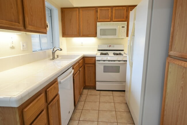 Photo - Bright 2 Bedroom 2 Bath Condo Perfectly Lo...