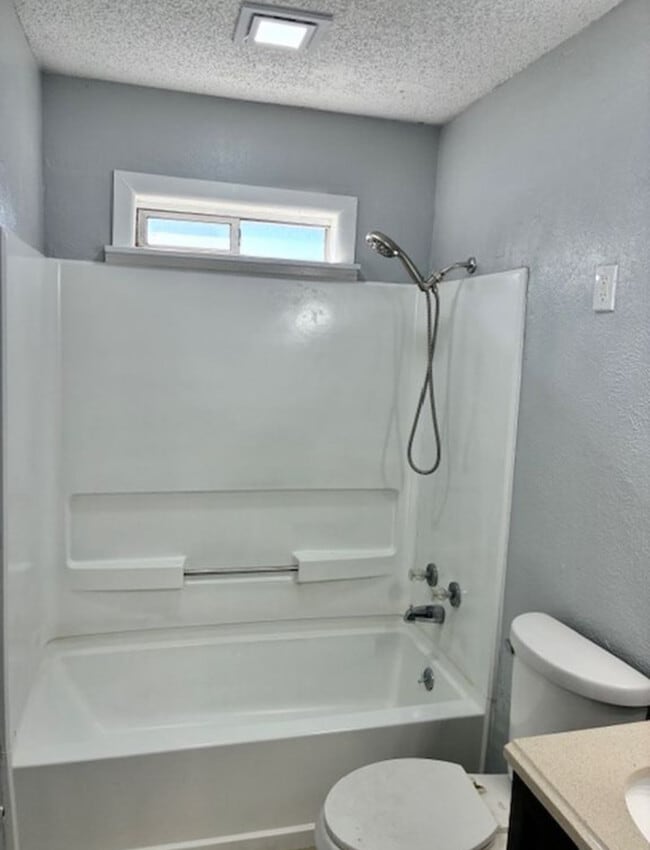 Photo - 1632 Parkdale Dr