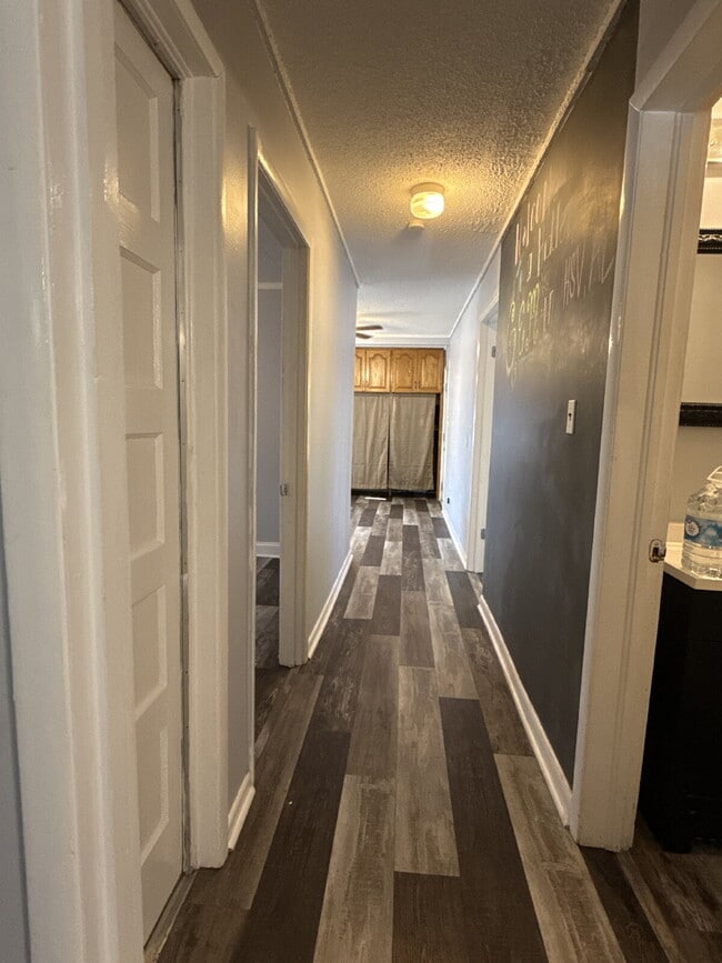 Photo - "Cozy 3-Bed, 2-Bath Gem on Cypress Avenue with 1375 Sq Ft of Space in Huntsville!"