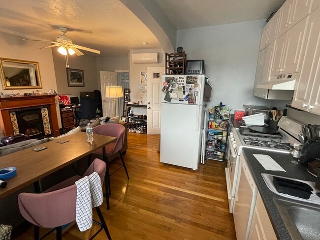 Photo - 235 Northampton St Unidad 2