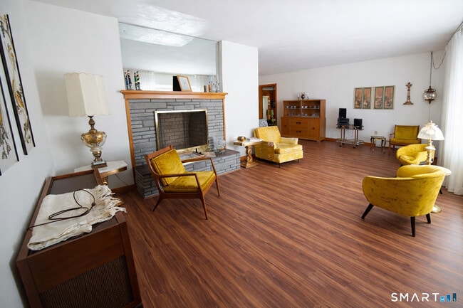 Photo - 30 Day Spring Ave