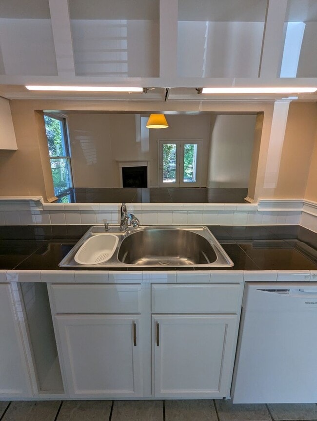 Photo - 220 St Andrews Ln