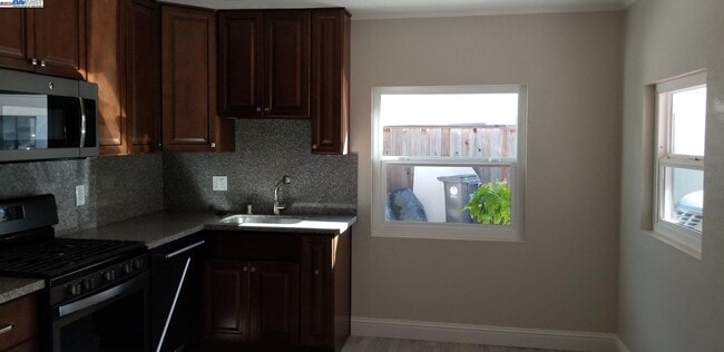 Photo - 20189 Wisteria St