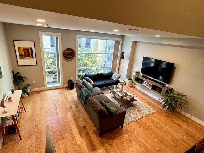 Photo - 703 Newton Pl NW