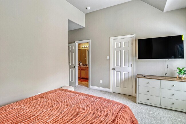 Photo - 9113 Creekstone Lake Dr