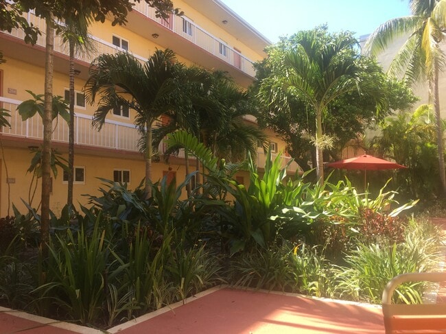 Building Photo - 7800 Camino Real Unit Village of Kings Creek