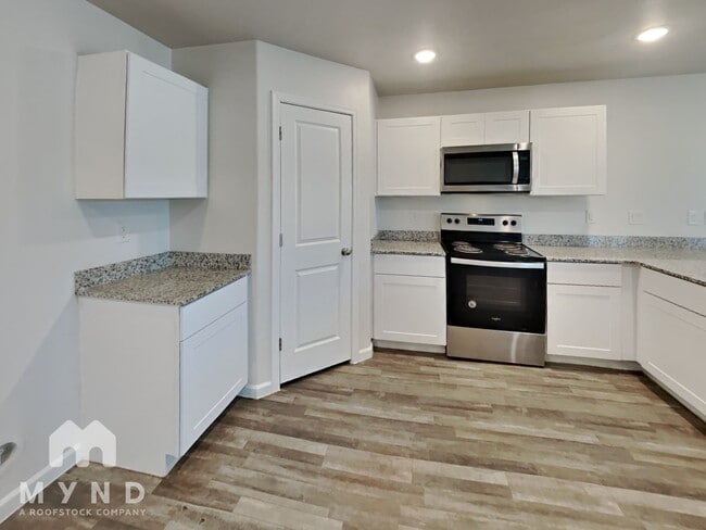 Photo - 144 W Douglas Ave