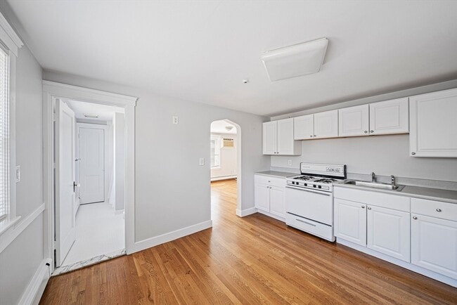 Photo - 14 Hartwell St