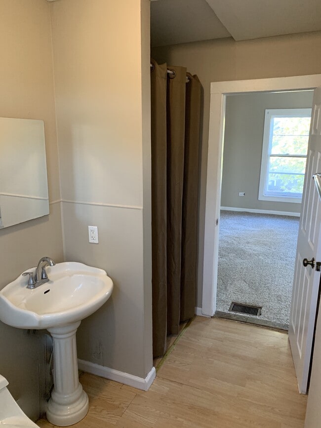 Photo - 265 Douglas Ave Unidad 2