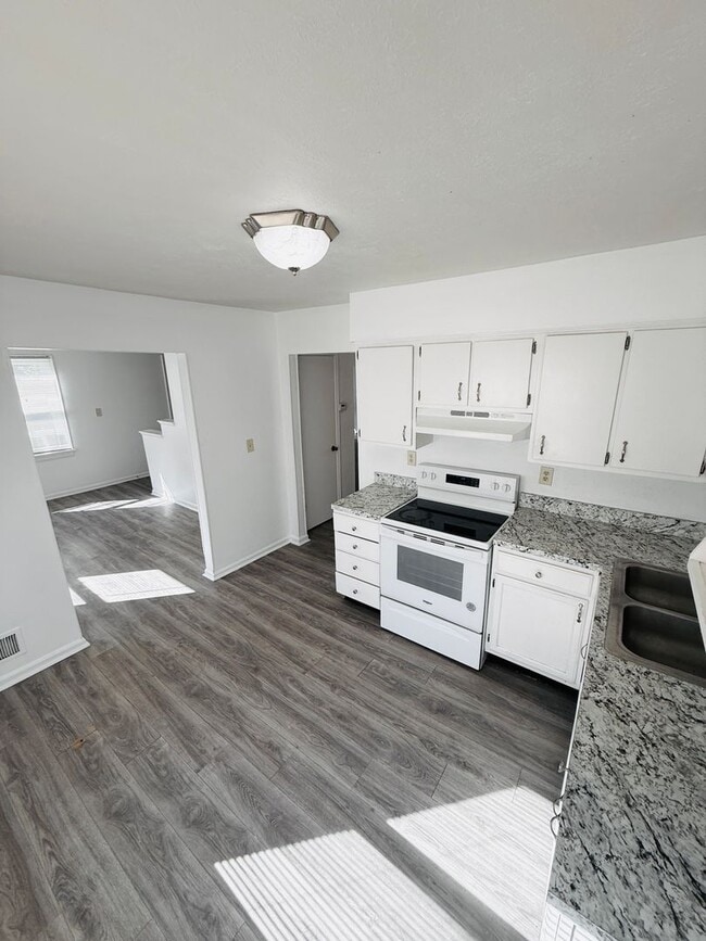 Photo - Beautiful 3-4 Bedroom 2 Bathroom Home