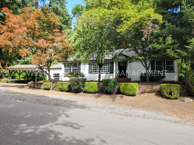 Building Photo - 1670 SW Highland Pkwy Rental