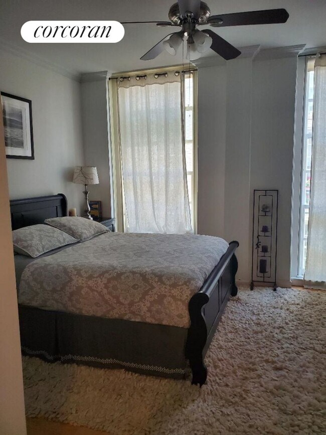 Photo - 517 E 77th St