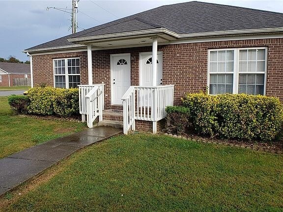 Building Photo - 3871 Banyan Dr Rental