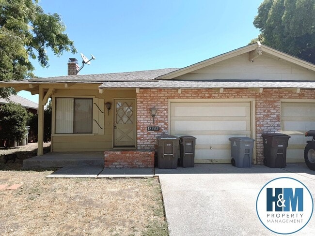 Building Photo - 2 Bedroom Duplex in Morgan Hill Rental
