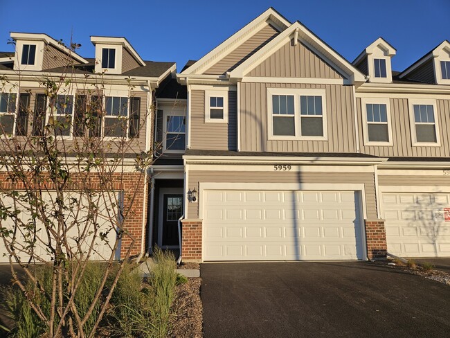 Photo - 5959 Hawkweed Dr Townhome