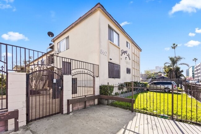 Photo - 862 W 84th St Unidad 10